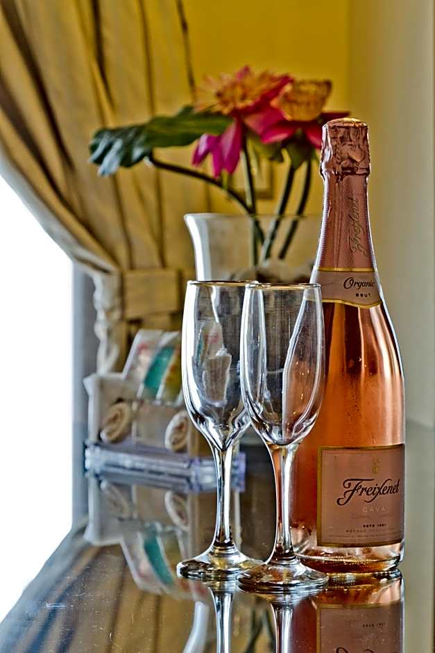 Socrates Studios & Apartments