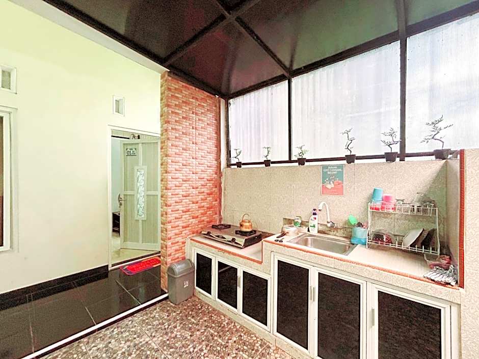 Lancar Homestay Syariah near BNS Mitra RedDoorz