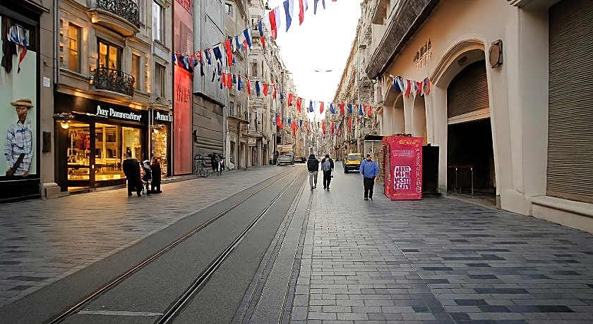 Aleksandr Pera Hotel