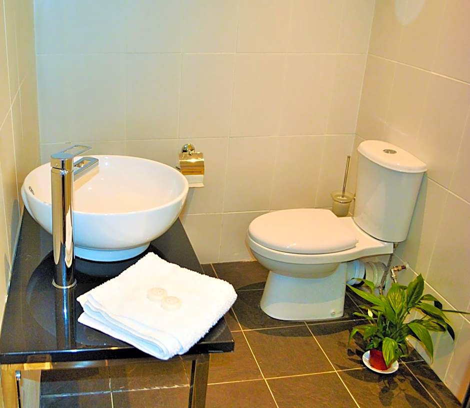 Four Saints Brig Y Don Hotel