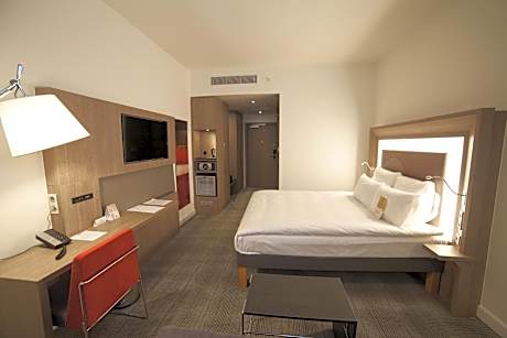 Superior Queen Room with Sofa