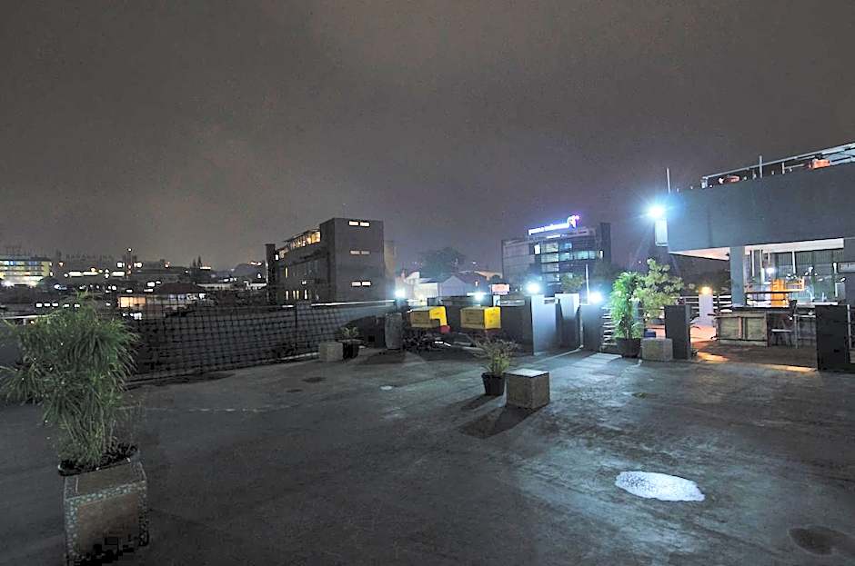 Hotel Salon Fora & Longhill Cafe Fora