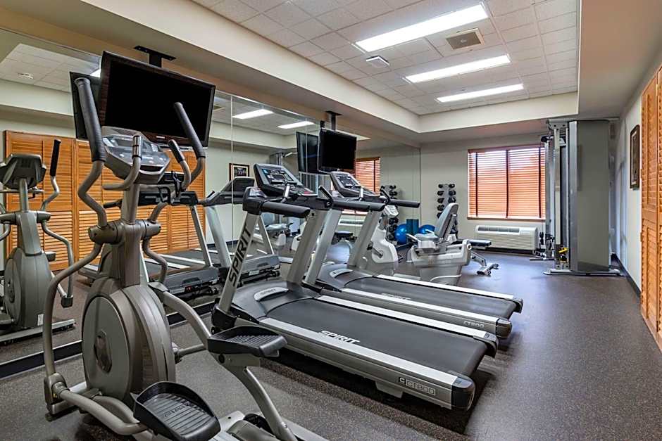 Best Western Plus Pembina Inn & Suites