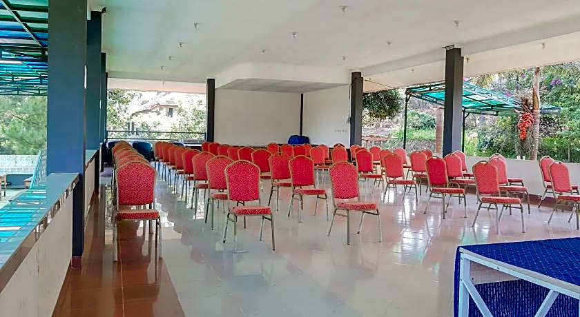 Bumi Ciboled Mitra RedDoorz near Gerbang Tol Pamulihan