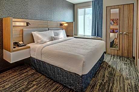 King Suite with Trundle Sofa - Hearing Accessible