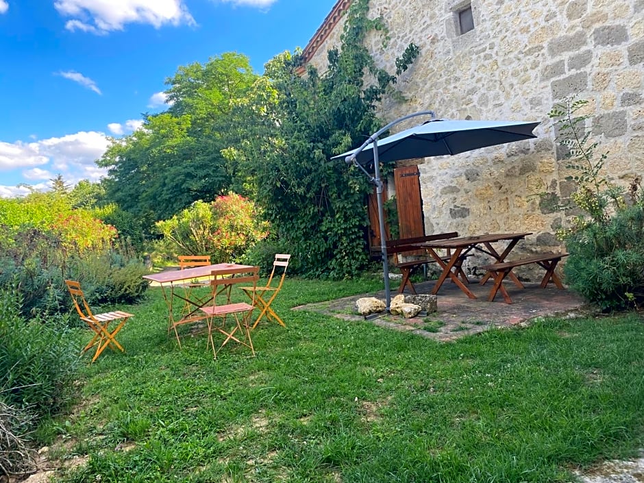 CHEZ SOPHIE -Chambres d’hôtes, Gîte et Gîte équestre