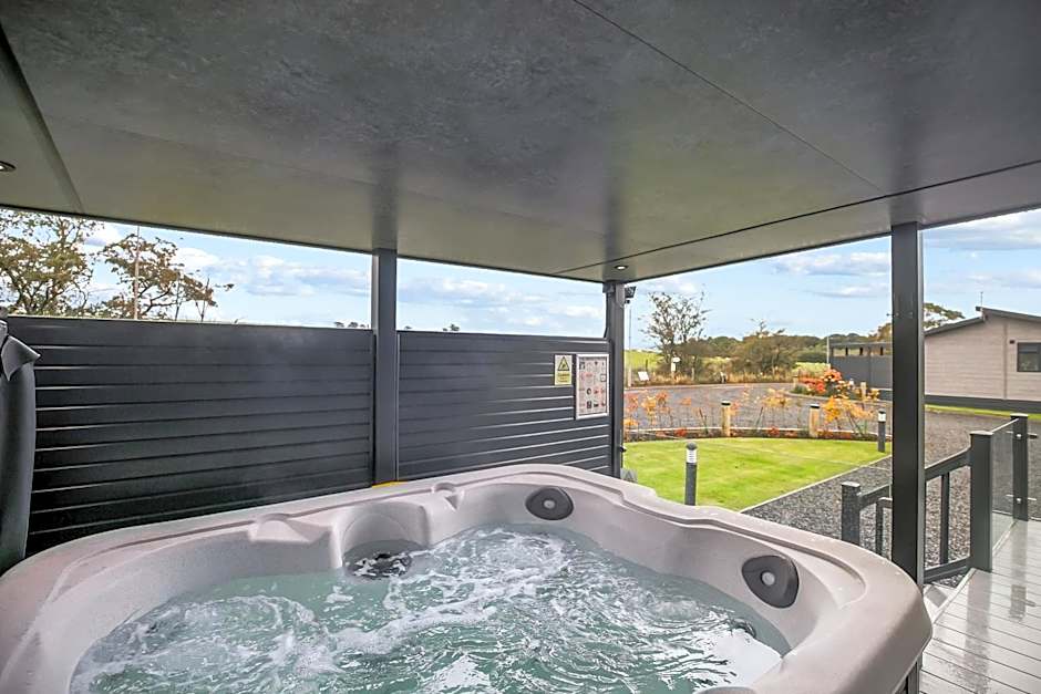 Arranview Lochside Pods & Lodges all with private Hot-tubs