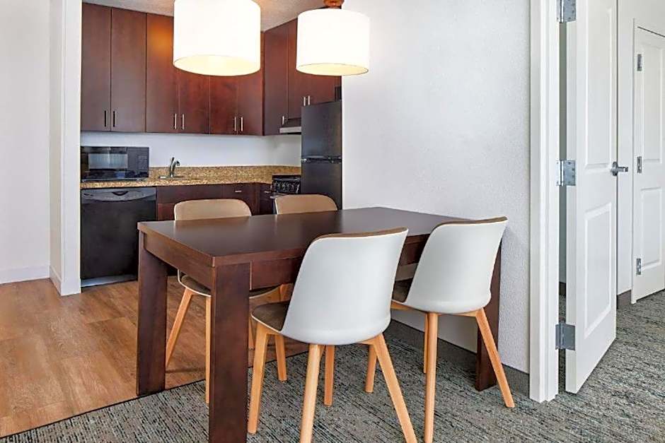 TownePlace Suites by Marriott Garden City