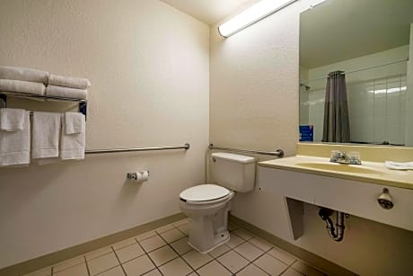 Queen Room - Disability Access - Roll in Shower