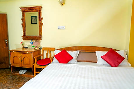 Deluxe Double or Twin Room with Balcony