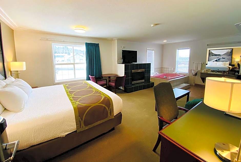 Super 8 by Wyndham 100 Mile House