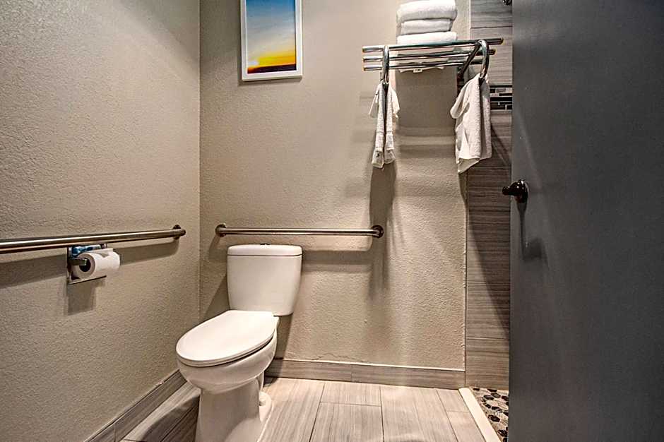 Days Inn & Suites by Wyndham Mt Pleasant