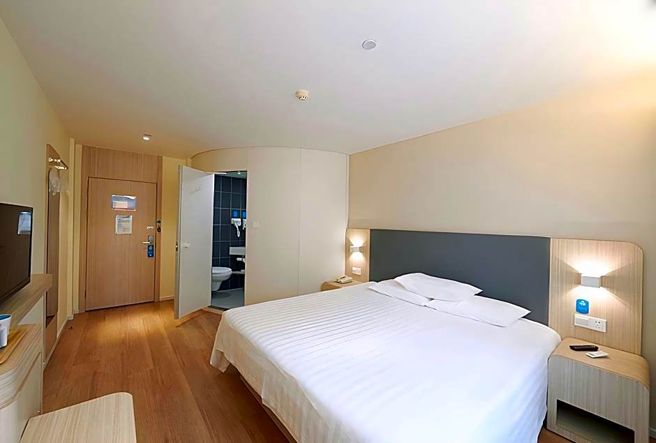 Hanting Hotel Changshu Wanda Plaza
