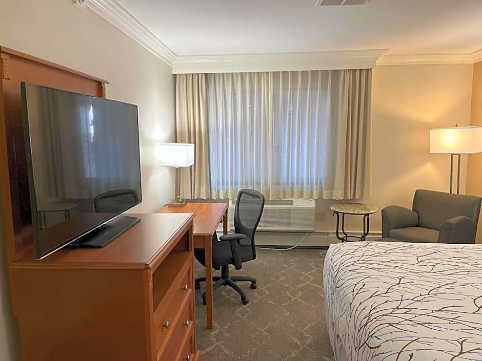 Best Western Plus Silver Saddle Inn