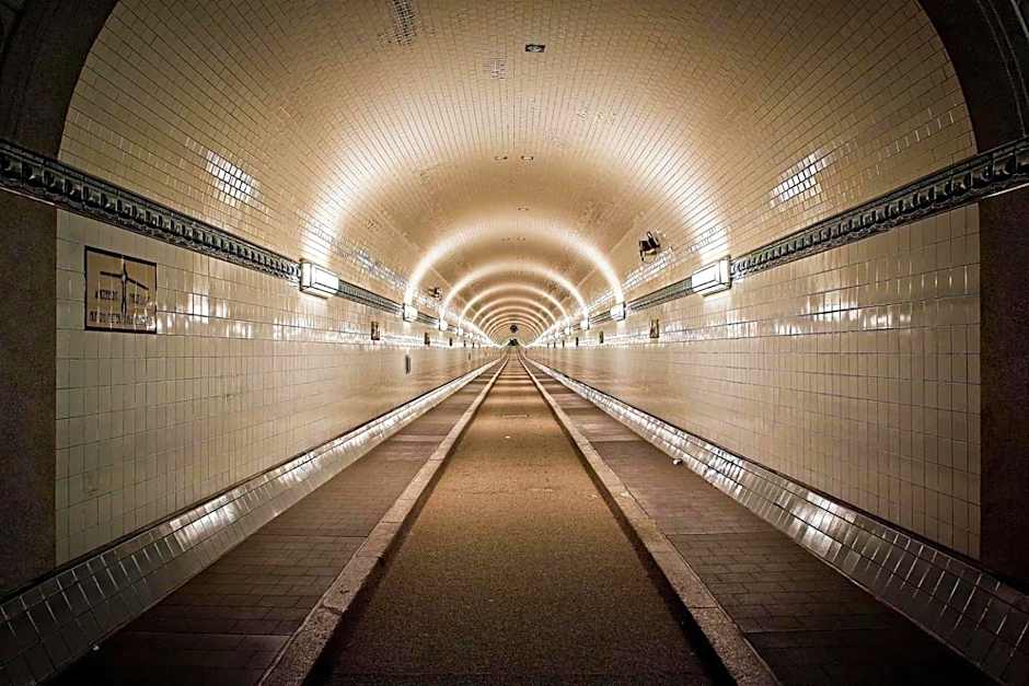 Garner Hamburg Wandsbek Marktplatz By IHG