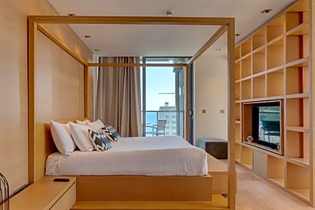 Premium Suite with Terrace