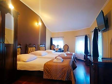 Economy Quadruple Room