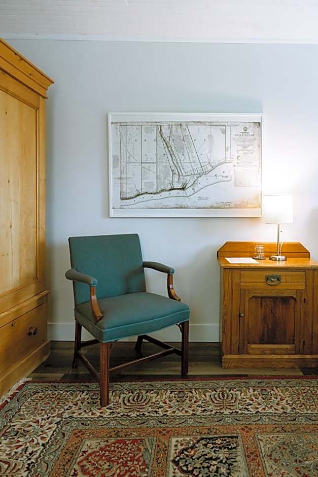 South Landing Inn