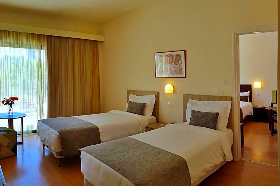 Natura Beach Hotel And Villas