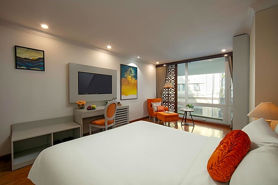 Photo 1 of 16 of Suite with City View