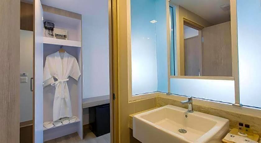 B2 Nakhonsawan Premier Hotel