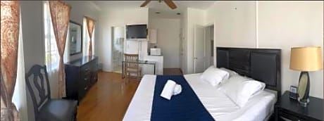 King Room with Private Bathroom