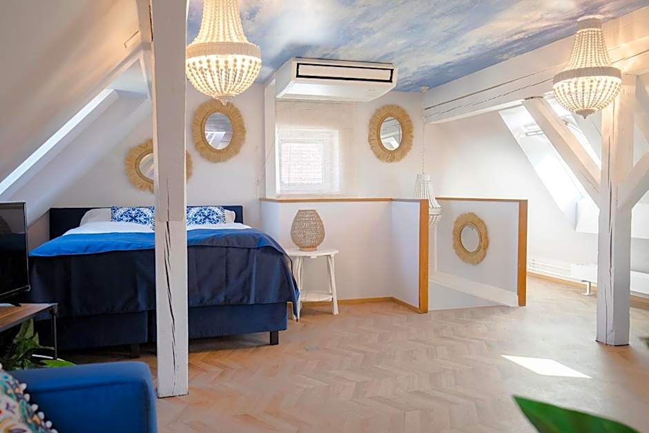 The Henry Self Check-In Guesthouse