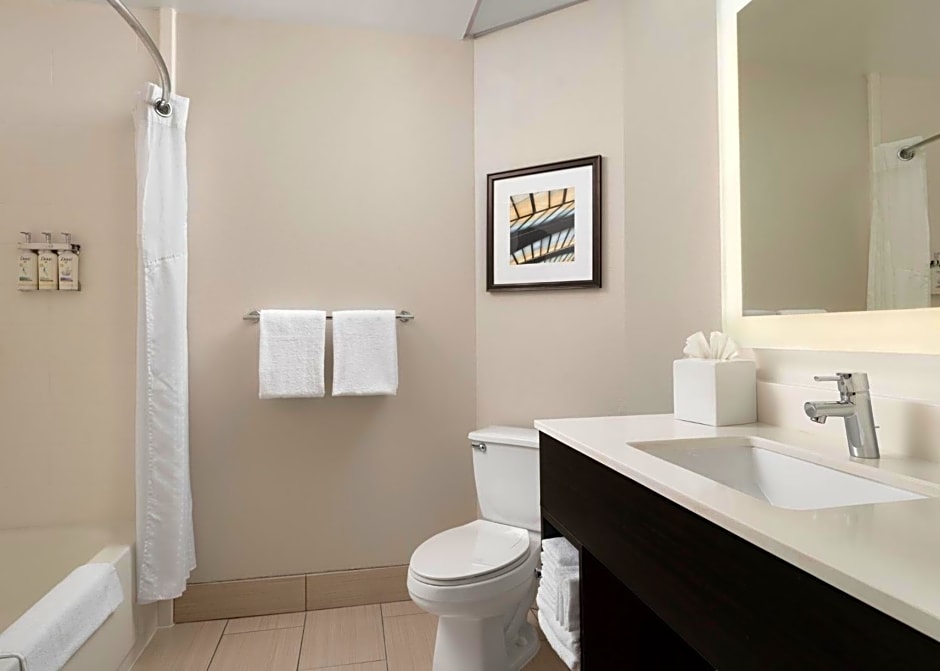 Holiday Inn Express and Suites New Orleans Airport By IHG