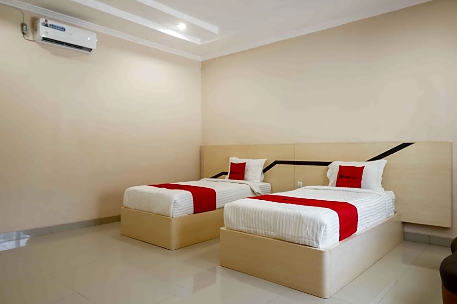RedDoorz @ Hotel Copacobana Bengkulu