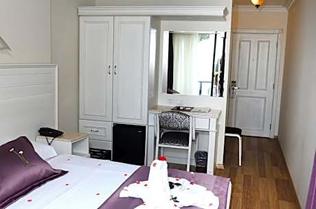 Standard Double Room with Sea View