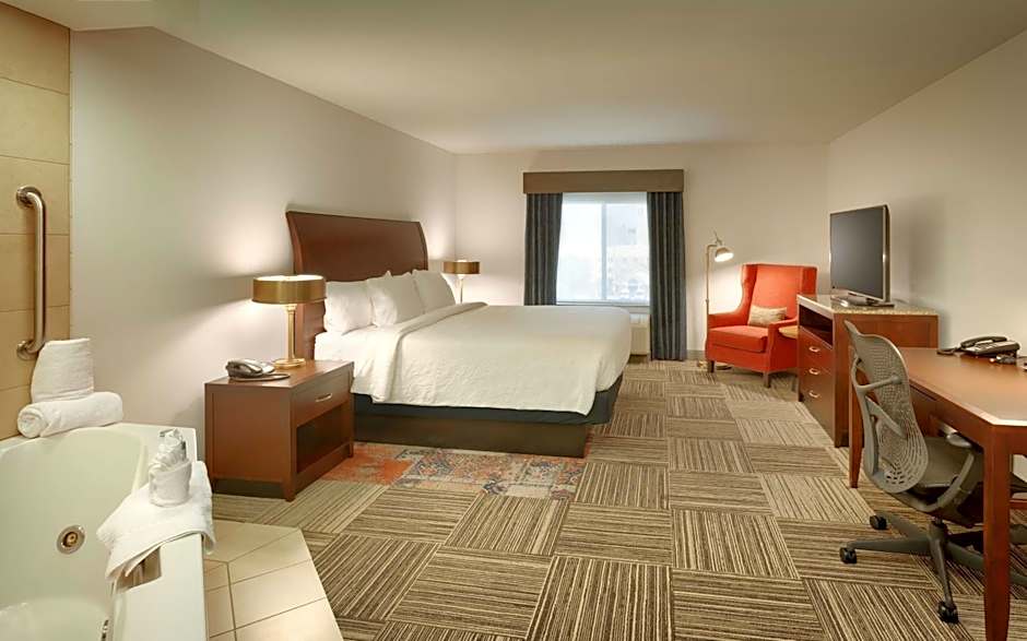 Photo 1 of 4 of 1 Bedroom 1 King Bed Suite, Whirlpool