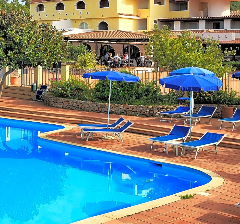 Colonna Beach Hotel