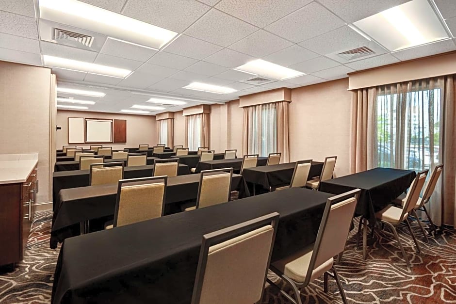 Hampton Inn & Suites Alexandria Old Town Area South