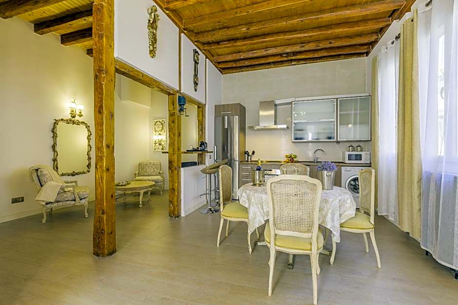 Oriente Palace Apartments