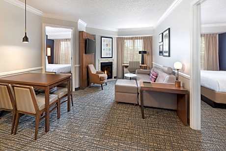 2 Bedroom Suite, Bedroom 1: 1 Queen, Bedroom 2: 1 Queen, Sofa Bed, Fireplace