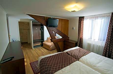 Family Room (4 People)