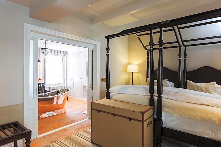 Akademie Street Boutique Hotel