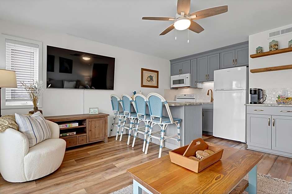 Sandpeddler Inn and Suites