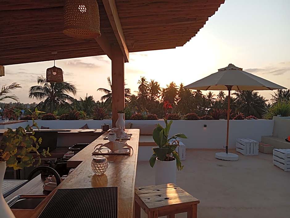 Aluna Beach Apartments