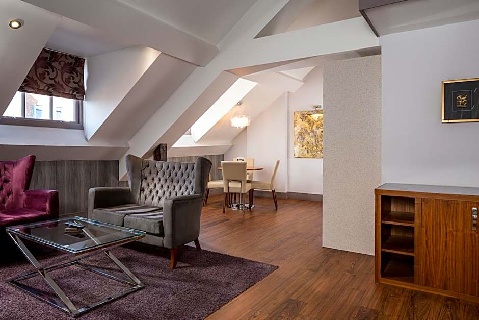 Roomzzz Newcastle City