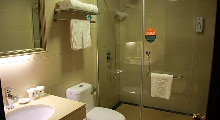 GreenTree Inn Nanjing ZhonGYAnGMEn Railway Station Express Hotel