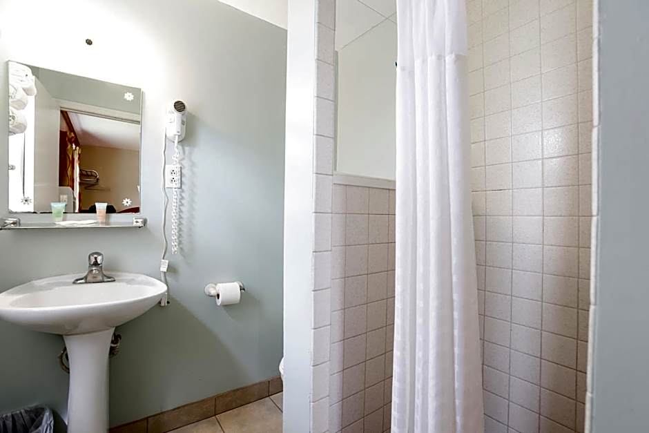 Relax Inn By OYO Natural Bridge I-81