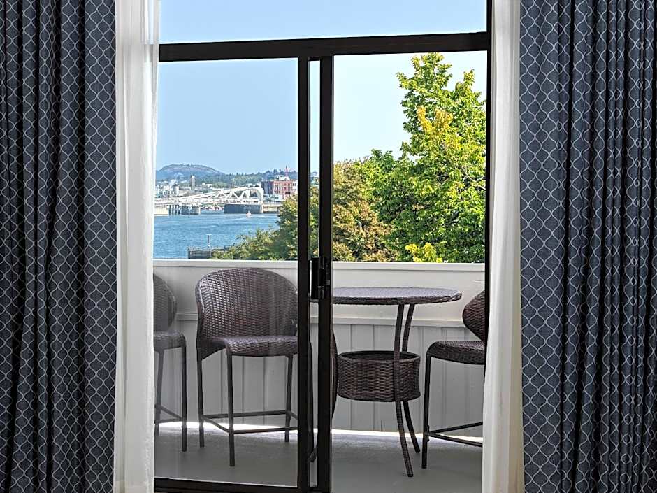 Huntingdon Hotel and Suites