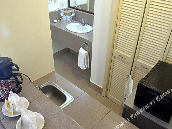 Hafersons Inn Hotel & Suites