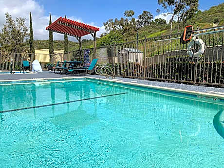 Holiday Inn Express Lake Forest By IHG