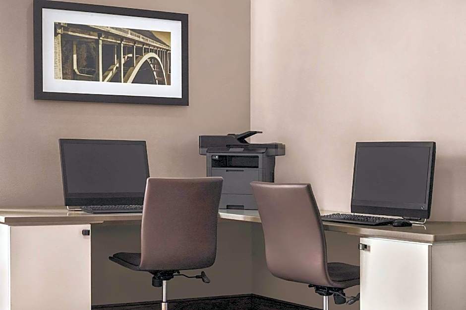 Country Inn & Suites by Radisson, Woodbury, MN