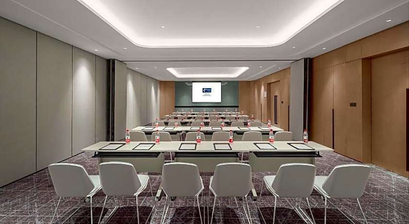 Holiday Inn Express Nantong North Gateway By IHG