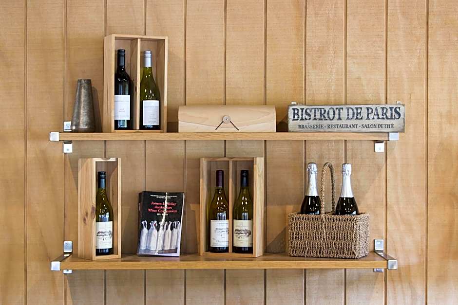 Lancemore Lindenderry Red Hill