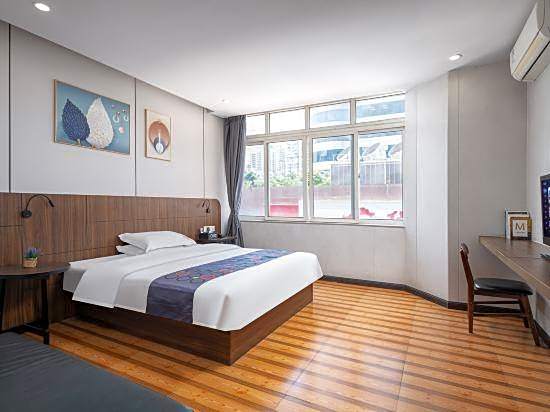 Zhiying Star Travel Collection Hotel (Zhujiang New Town Wuyangyu Subway Station)