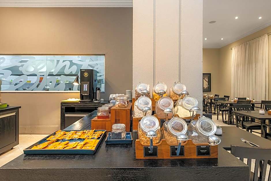 ROCKEFELLER by Slaviero Hotéis